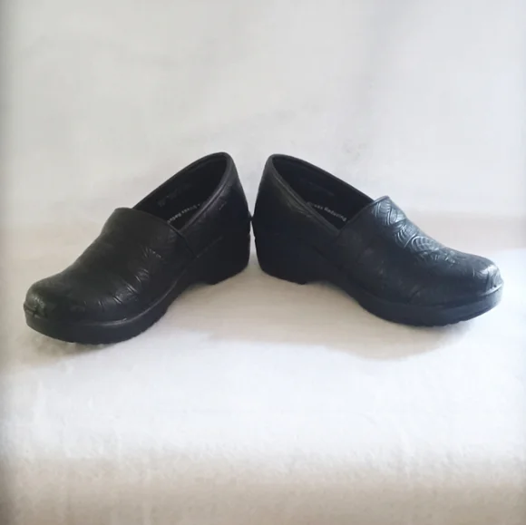 Easy works slip resistant shoes - Picture 3 of 5